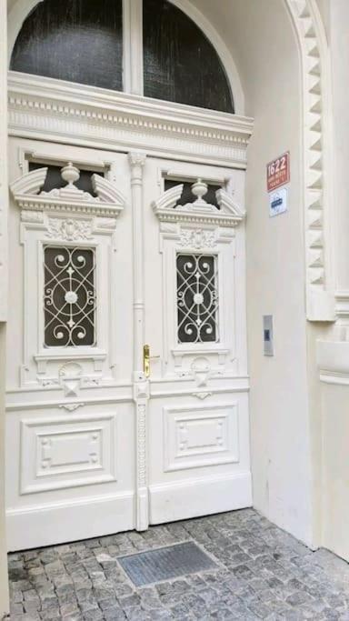 Romantic Apartment In The Center Of Praga Zewnętrze zdjęcie